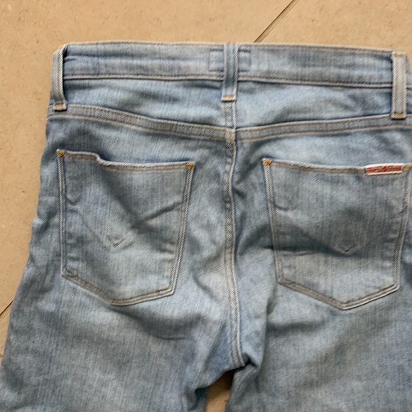 Hudson size 26 , Light wash denim , Nico mid rise ankle with raw hem🎶 - Picture 6 of 7
